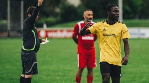 Árbitro, Assistentes e Quarto Árbitro: Como Funciona a Equipe de Arbitragem