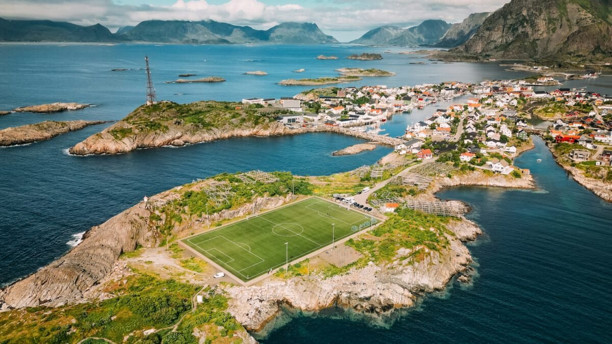 Haaland brilha, Noruega vence Senegal por 3 a 2 e volta a um mata-mata de Copa após 28 anos