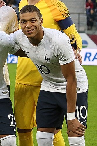 Mbappé marca duas vezes na 100ª partida, França bate o Iraque por 3 a 0 e avança na Copa 2026