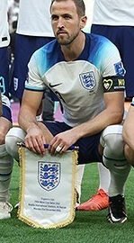 Kane marca duas vezes no fim, Inglaterra vira sobre a RD Congo por 2 a 1 e avança na Copa 2026
