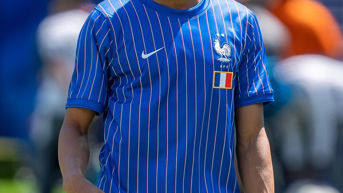 Mbappé decide de pênalti, França elimina o Paraguai e chega às quartas da Copa 2026 a um gol do recorde de Messi