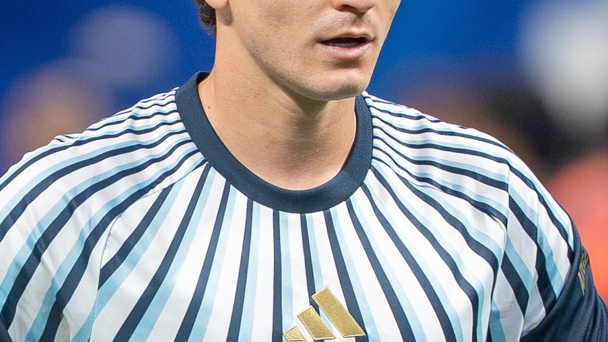 Julián Álvarez marca golaço, Argentina bate a Suíça por 3 a 1 na prorrogação e avança à semifinal da Copa 2026