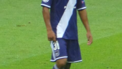 Em plena Copa 2026, Manchester United paga multa de 35 milhões de libras e tira Tielemans, capitão da Bélgica, do Aston Villa