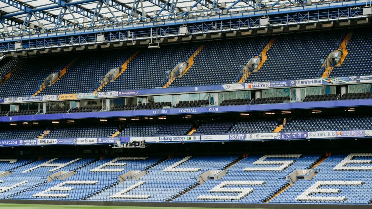 Chelsea paga 117 milhões de libras por Morgan Rogers e cria o britânico mais caro da história do futebol