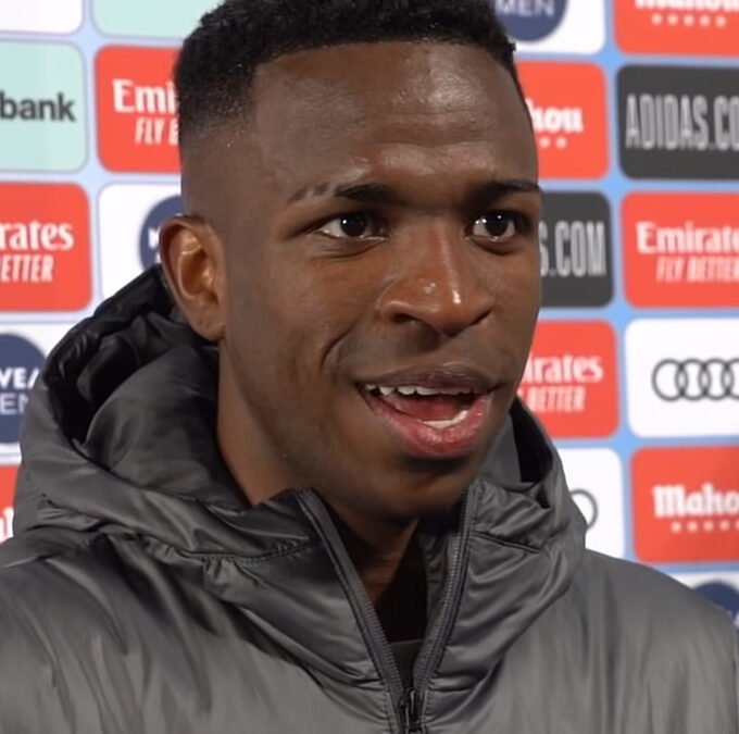 Vinícius Júnior fica no Real Madrid: acordo de renovação encerra a novela com o Arsenal