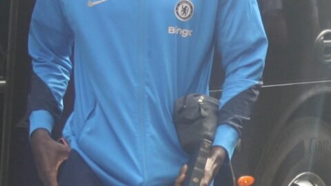Chalobah troca o Chelsea pelo Como: acordo de 30 milhoes de euros leva o zagueiro ingles para a Serie A de Fabregas