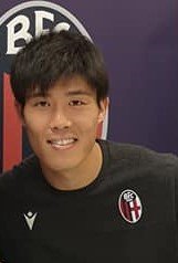 Oficial: Crystal Palace contrata Takehiro Tomiyasu de graça e reforça a defesa para a nova temporada