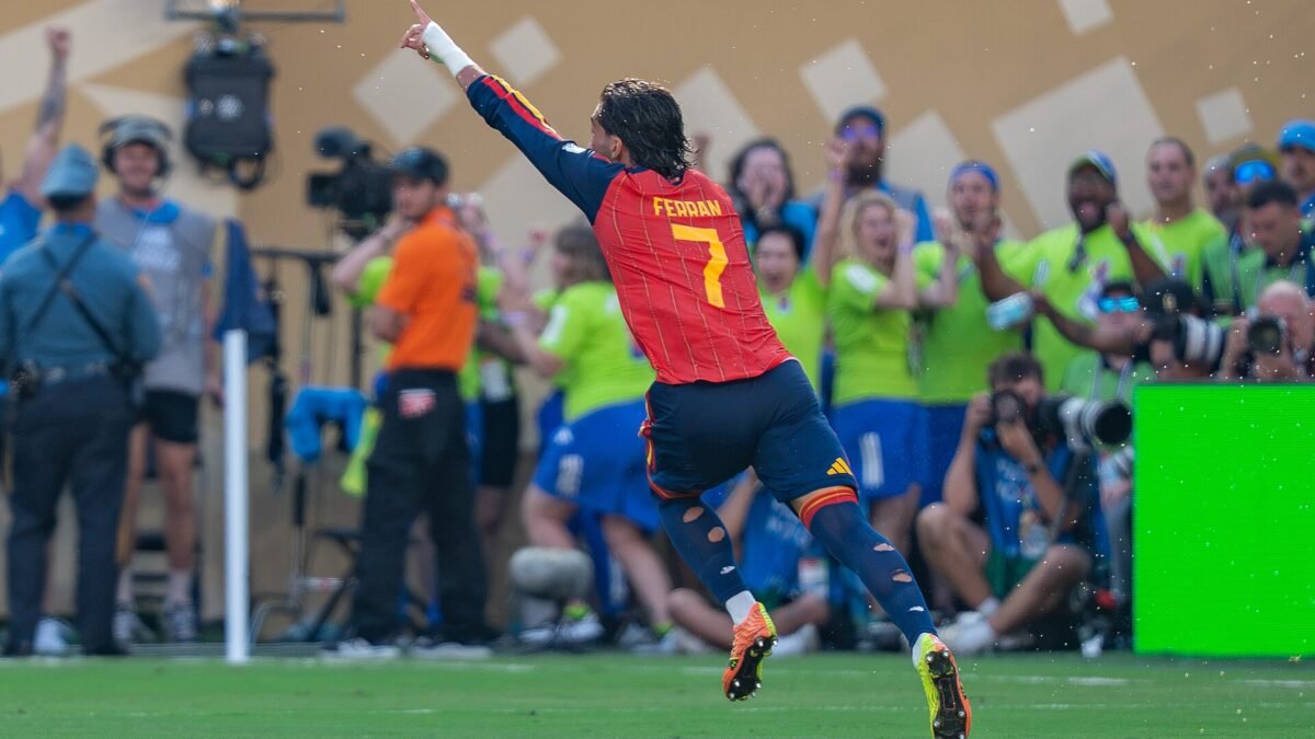 Herói da final da Copa 2026, Ferran Torres acerta com o PSG e o Barcelona negocia a venda por cerca de 50 milhões de euros